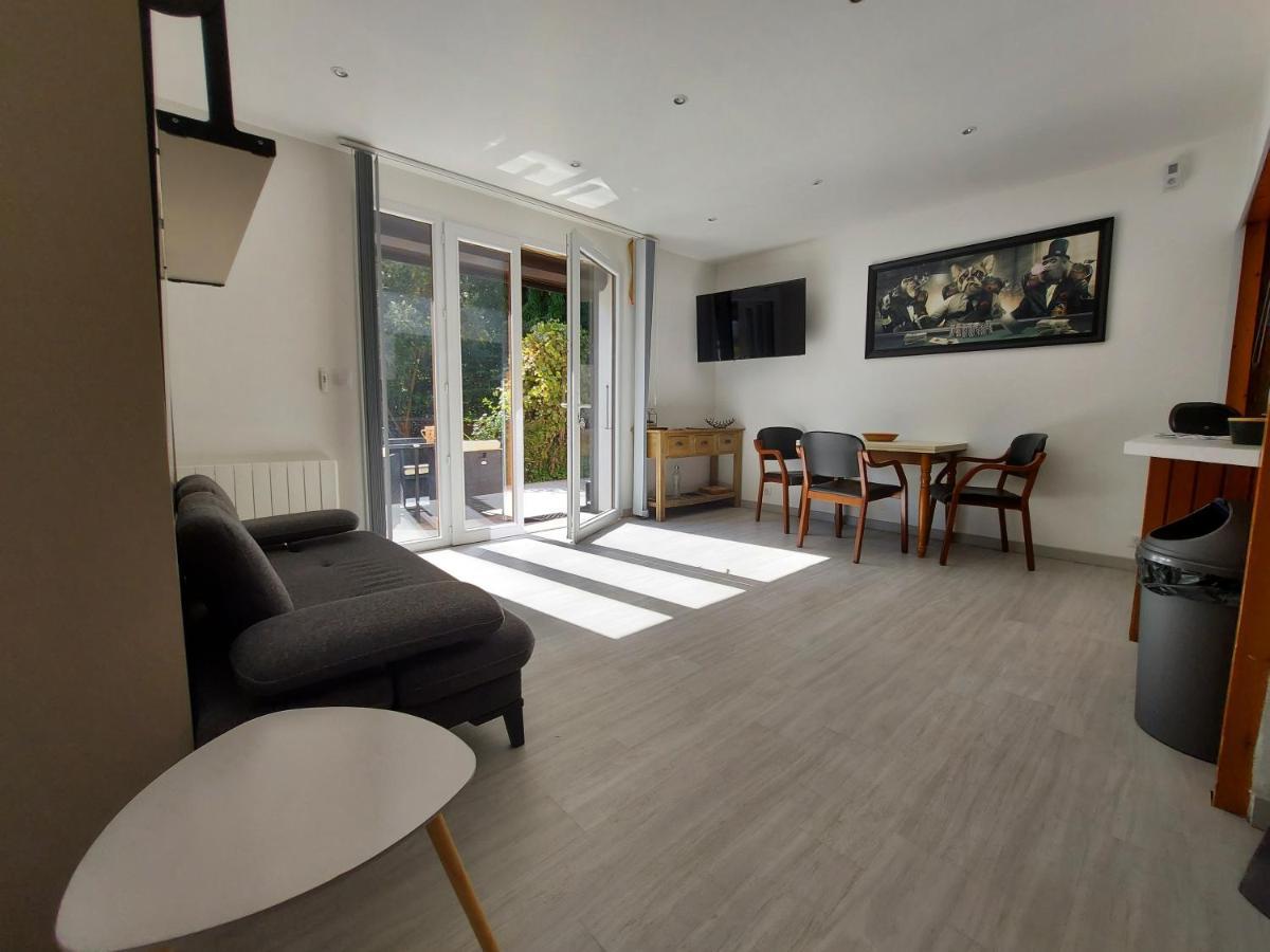 Centre St Jorioz : Charmant Et Spacieux Studio Avec Terrasse Et Jardin Privatif Saint-Jorioz Eksteriør bilde